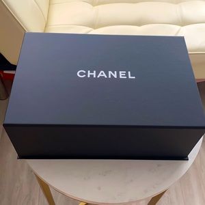 Chanel Box，including the ‘Chanel’ printed papers for bag infilling